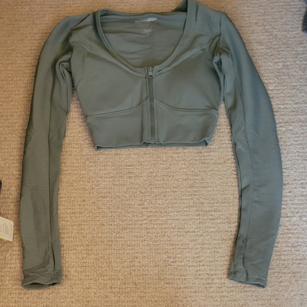 Fashion nova sport long sleeve crop